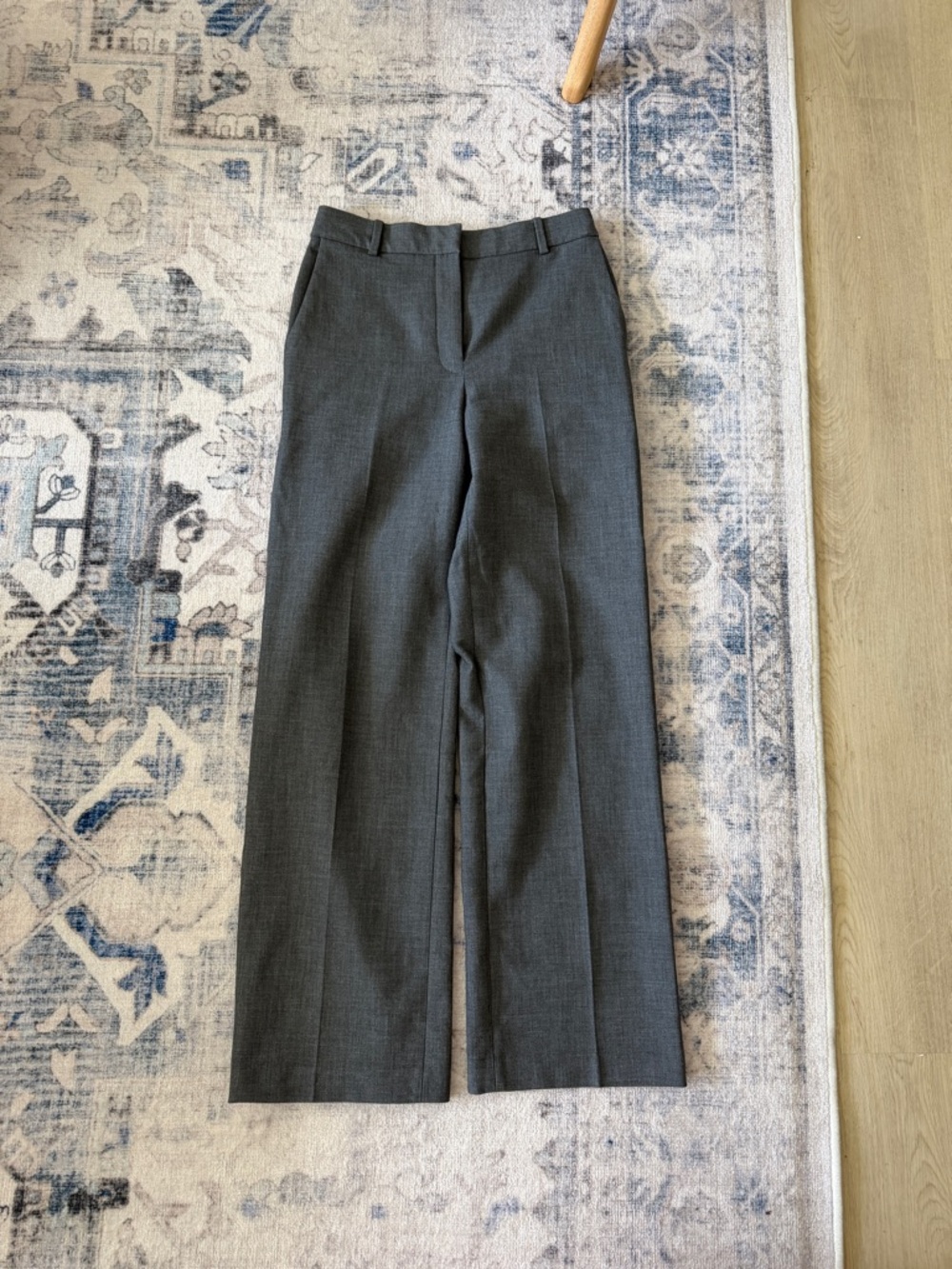 Aritzia Babaton Women’s Charcoal Gray Pants